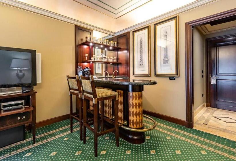 سوئیت پرزیدنت, River Chateau