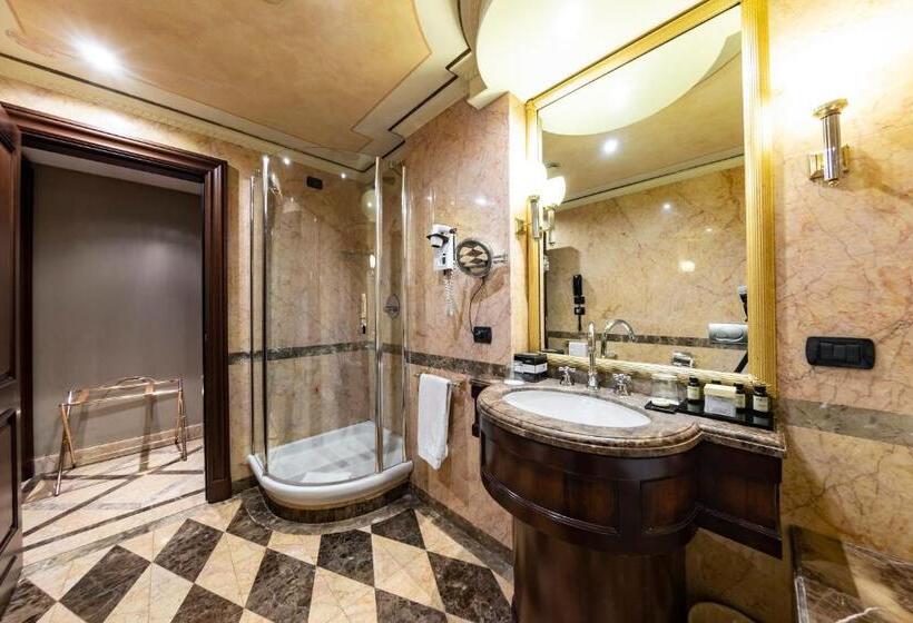 سوئیت جونیور خانوادگی, River Chateau