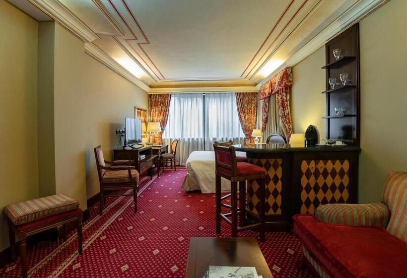 سوئیت جونیور خانوادگی, River Chateau