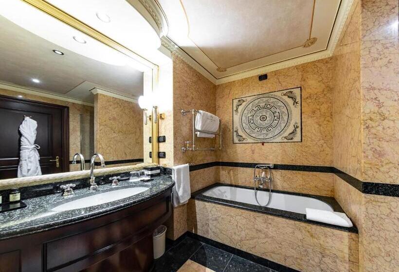 اتاق پرستیژ, River Chateau