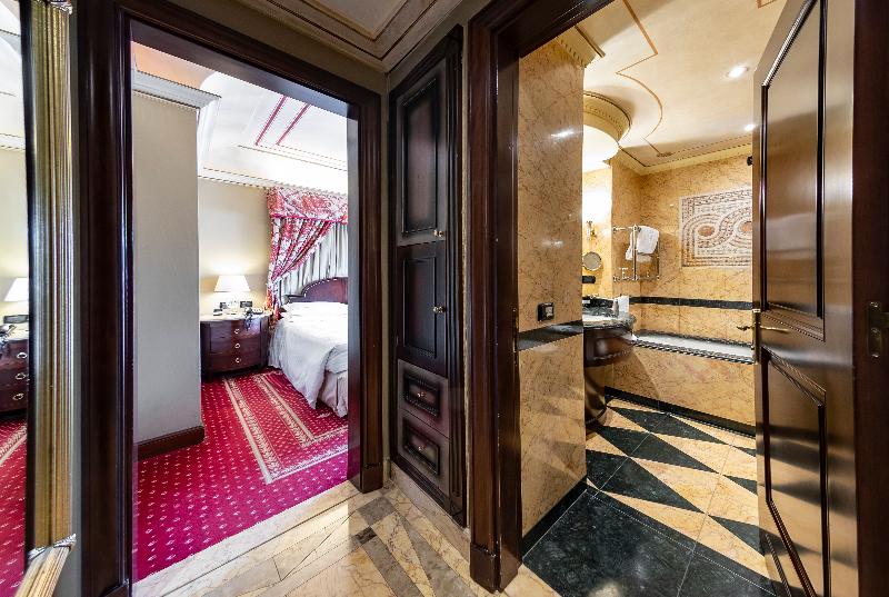 سوییت جونیور, River Chateau