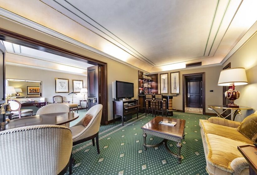 سوئیت پرزیدنت, River Chateau