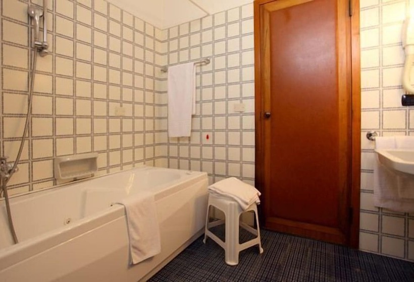 标准间, Rosa Del Deserto