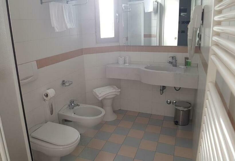 수피리어 룸, Terme Di Castel San Pietro