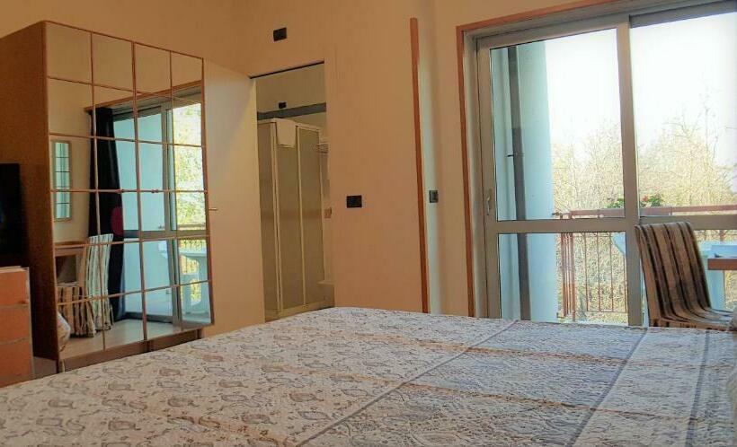 수피리어 룸, Terme Di Castel San Pietro