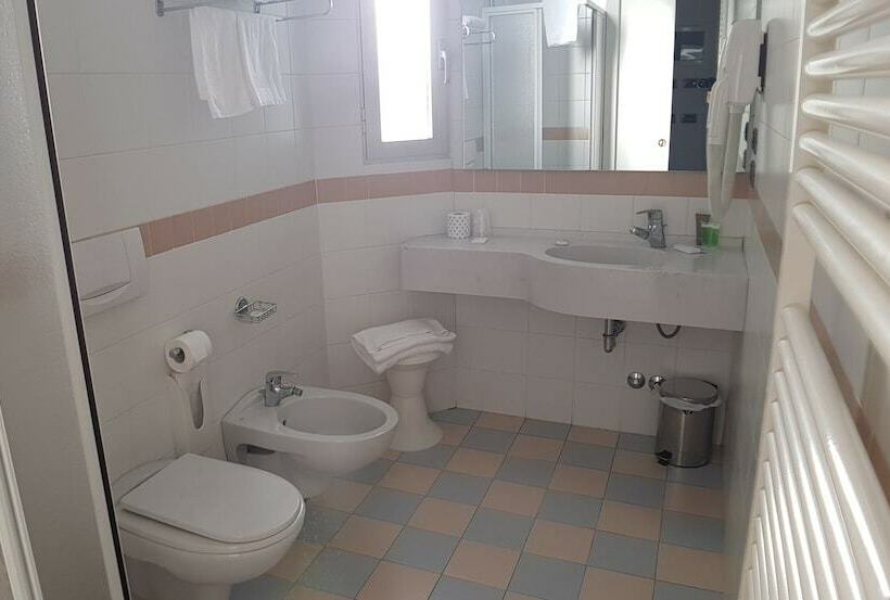 수피리어 룸, Terme Di Castel San Pietro