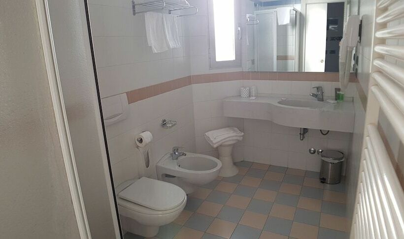 수피리어 룸, Terme Di Castel San Pietro