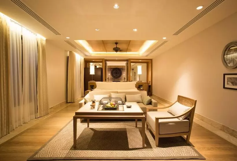 オーシャンビュージュニアスイート, Trisara Villas & Residences Phuket