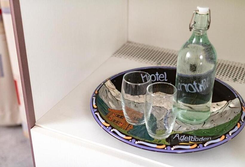 Семейный Номер, Viktoria Eden