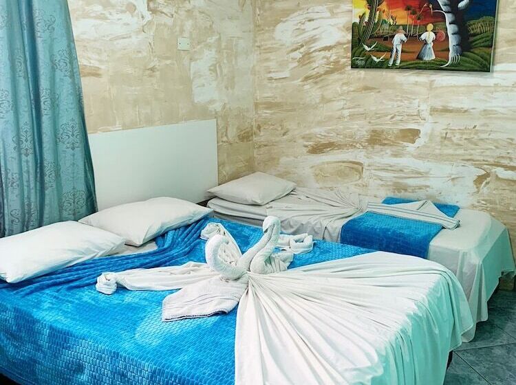 غرفة قياسية ثلاثية, Pousada Casa Porto