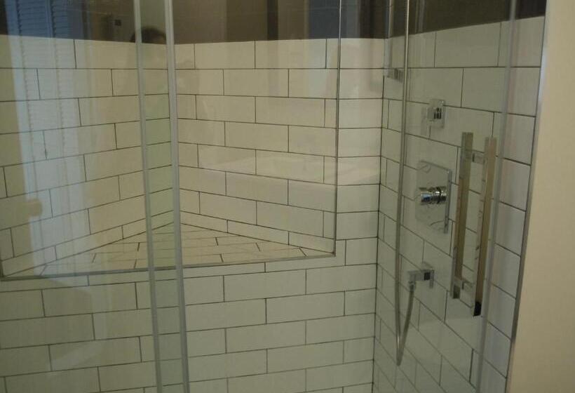 اتاق سوپریور با تخت بزرگ, L Auberge Du Lac St Pierre