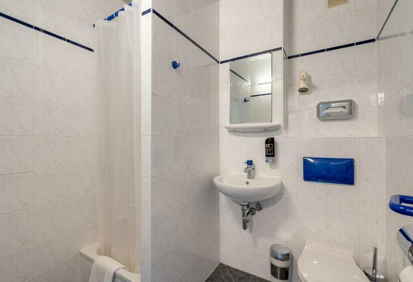 اتاق استاندارد چهار تخته, a&o Berlin Kolumbus