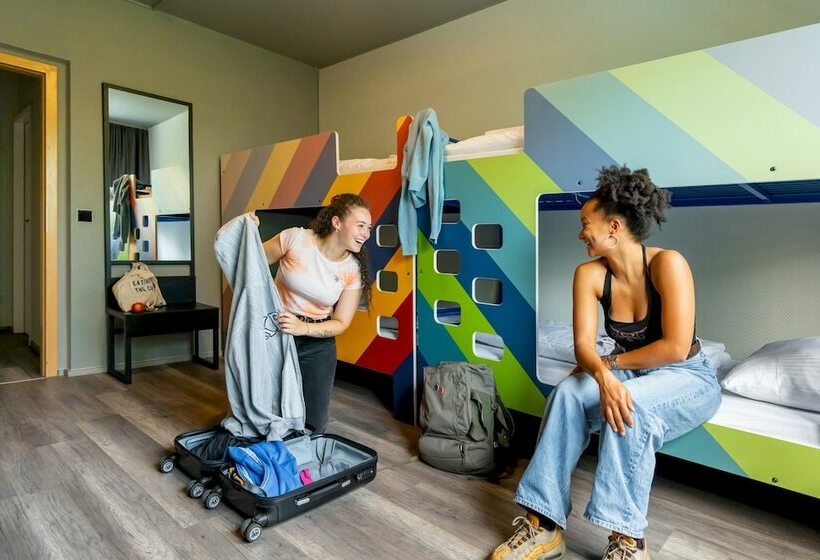 اتاق استاندارد چهار تخته, a&o Berlin Kolumbus