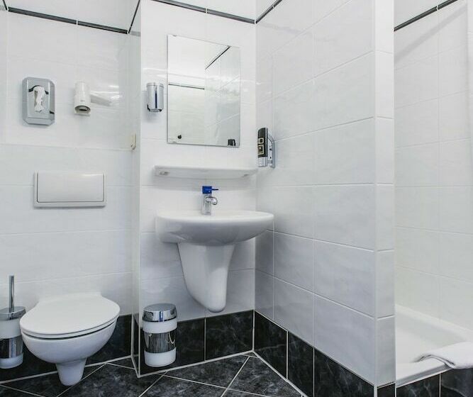 اتاق استاندارد چهار تخته, a&o Berlin Kolumbus