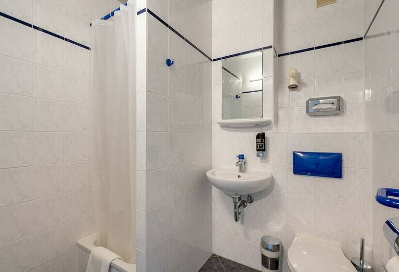 اتاق استاندارد چهار تخته, a&o Berlin Kolumbus