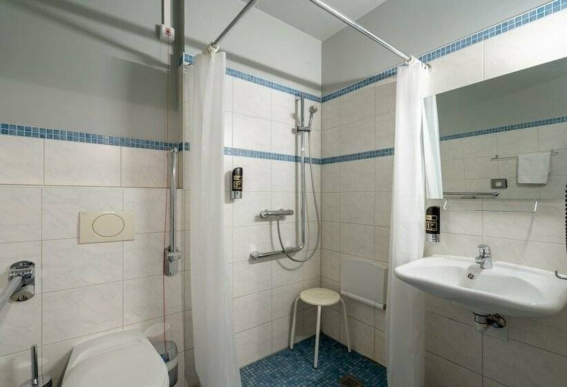 اتاق استاندارد چهار تخته, a&o Berlin Kolumbus