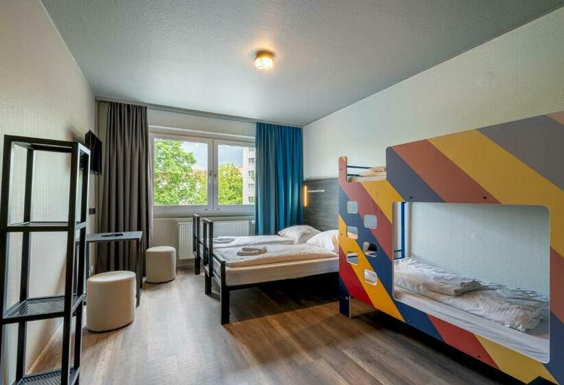 اتاق خانوادگی, a&o Berlin Kolumbus