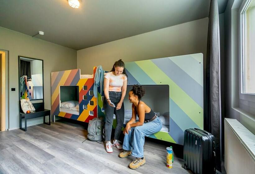 تختخواب در اتاق مشترک, a&o Berlin Kolumbus