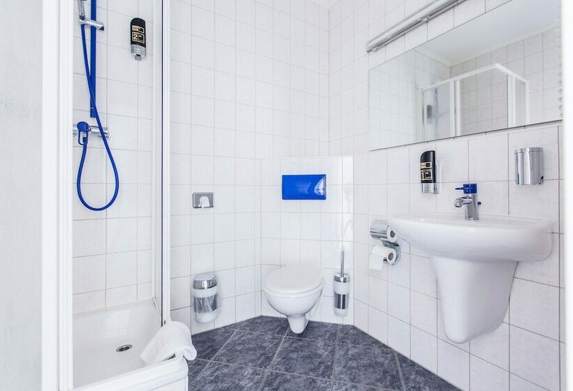 تختخواب در اتاق مشترک, a&o Berlin Kolumbus