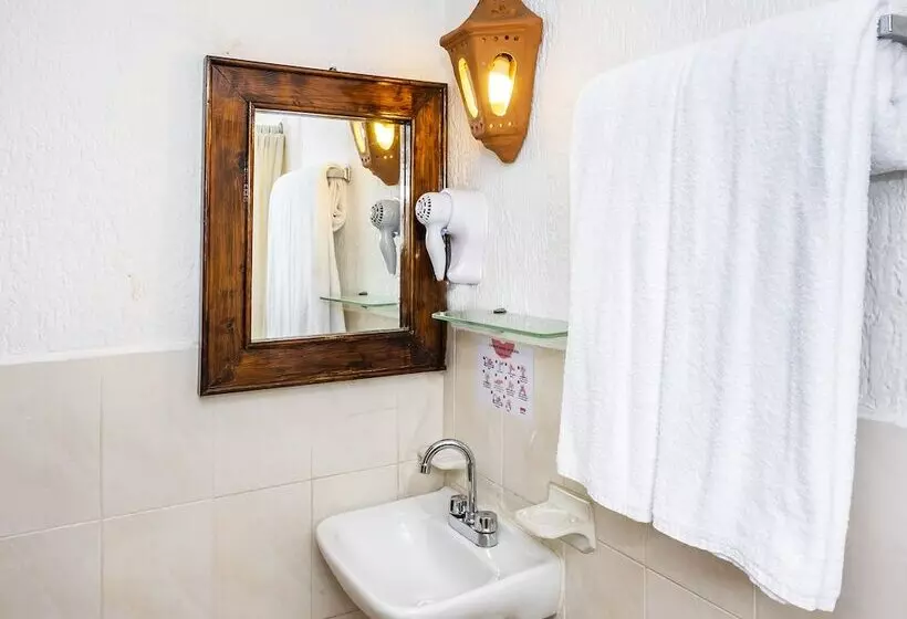 エコノミー４人部屋, Capital O Hotel Central, Xalapa