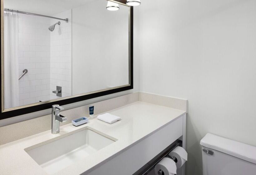 Lakosztály, Four Points By Sheraton Edmonton South