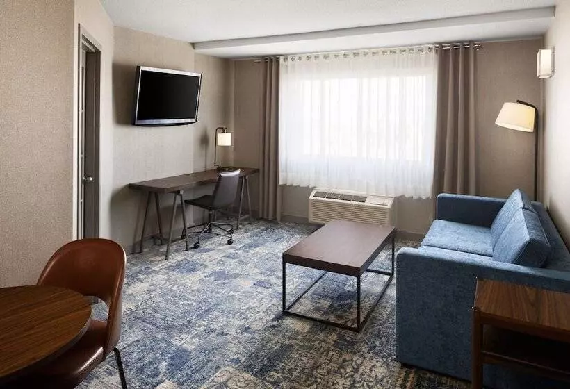 سوییت, Four Points By Sheraton Edmonton South