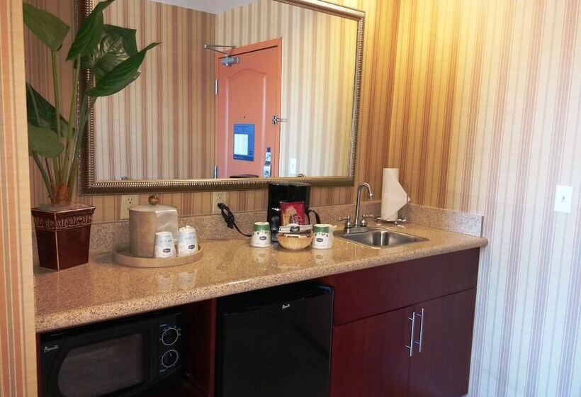 Студия Стандарт, Hampton Inn & Suites Albuquerque Coors Road
