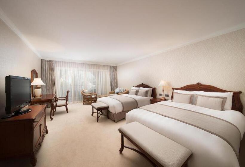 Семейный Номер Вид на Сад, Lotte Hotel Jeju