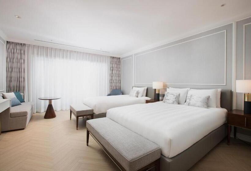 Номер Deluxe с Террасой, Lotte Hotel Jeju