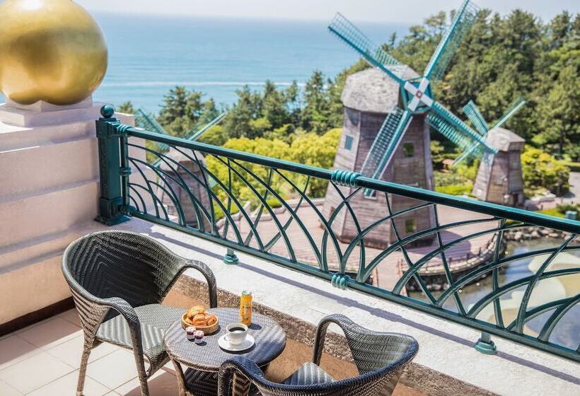 Номер Deluxe с Террасой, Lotte Hotel Jeju