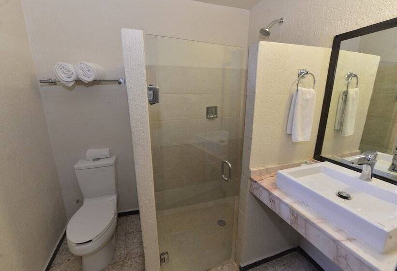 اتاق اجرایی, Olmeca Plaza