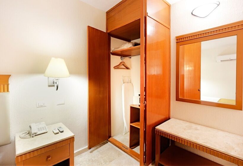 اتاق اجرایی, Olmeca Plaza