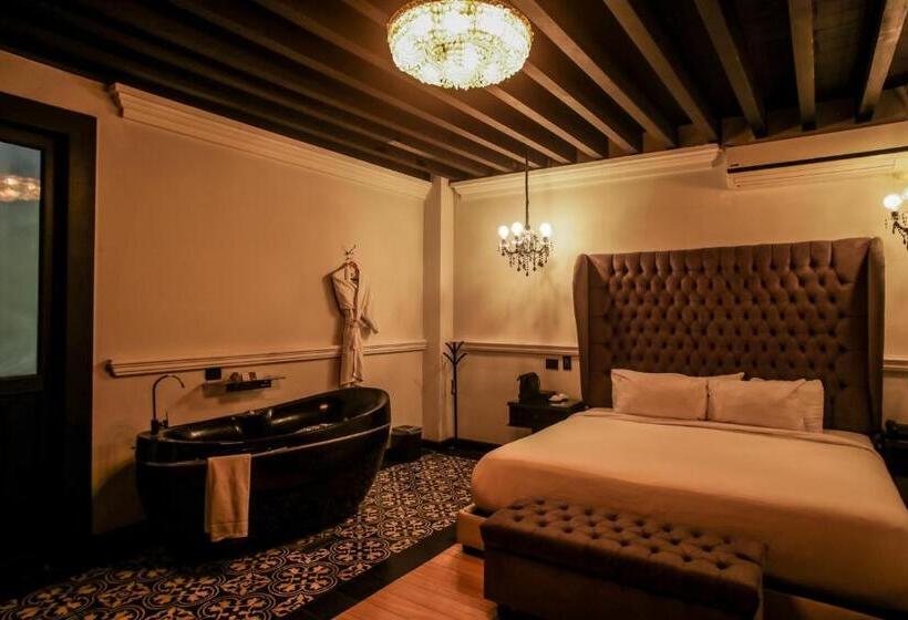 جناح, Quinta Esencia