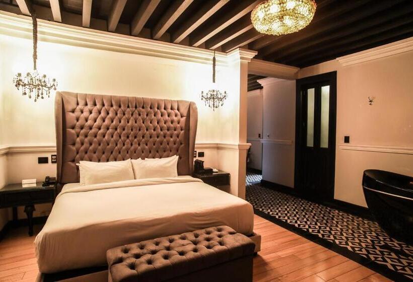 جناح, Quinta Esencia