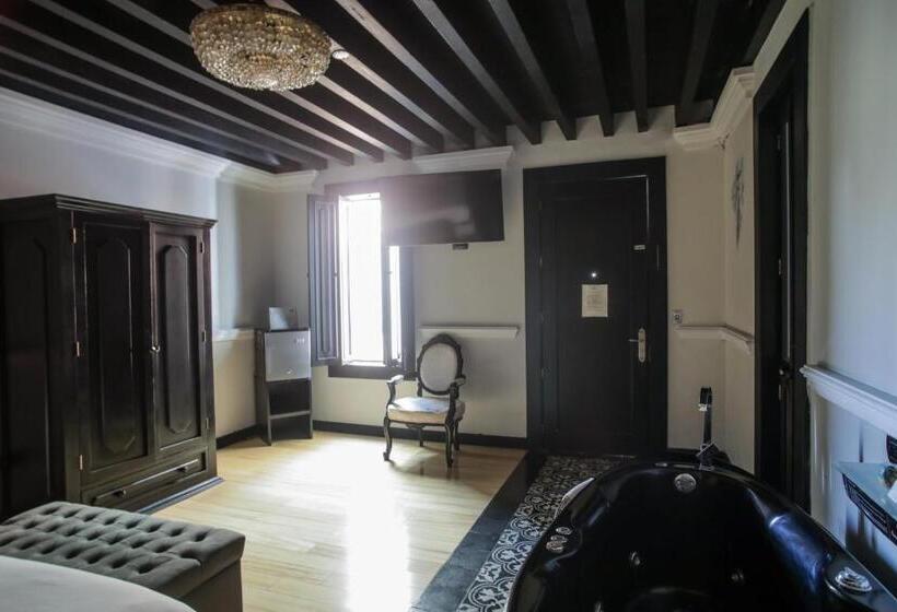 جناح, Quinta Esencia