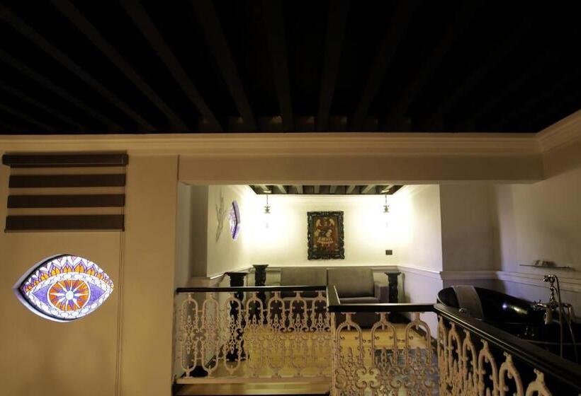 جناح ديلوكس, Quinta Esencia