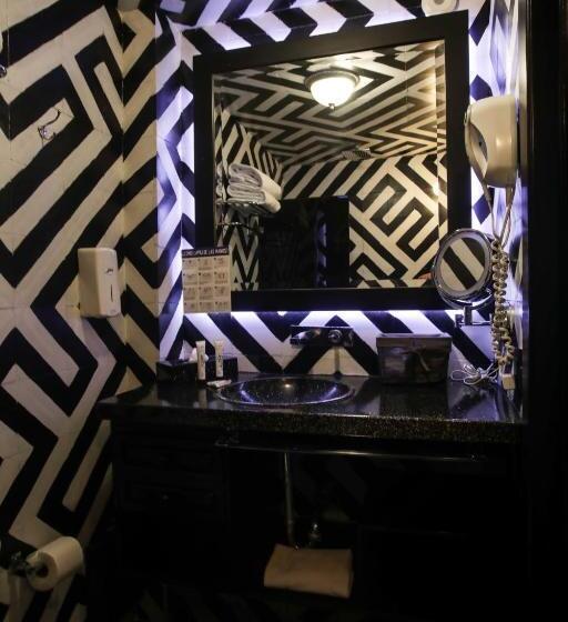 جناح مزوَّد بشرفة, Quinta Esencia