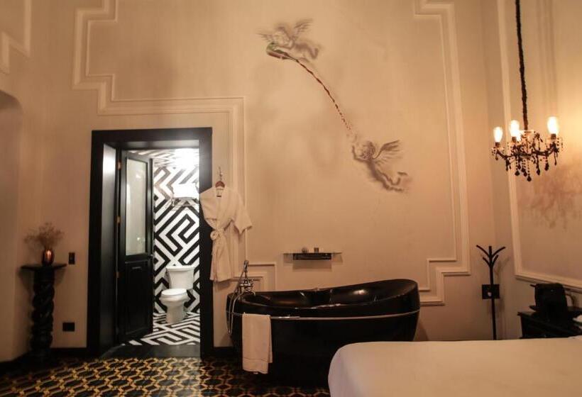 جناح, Quinta Esencia