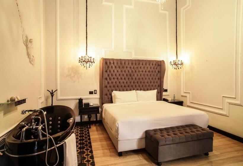 جناح, Quinta Esencia