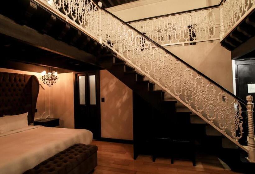 جناح ديلوكس, Quinta Esencia