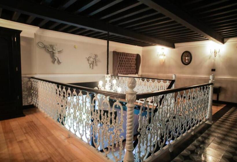 جناح ديلوكس, Quinta Esencia