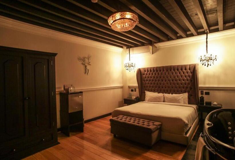 جناح, Quinta Esencia