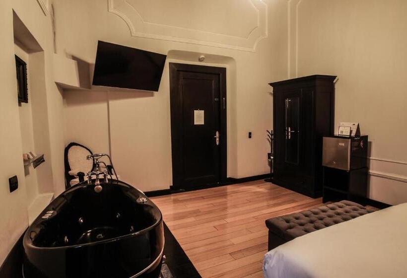 جناح, Quinta Esencia