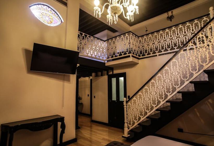 غرفة قياسية, Quinta Esencia