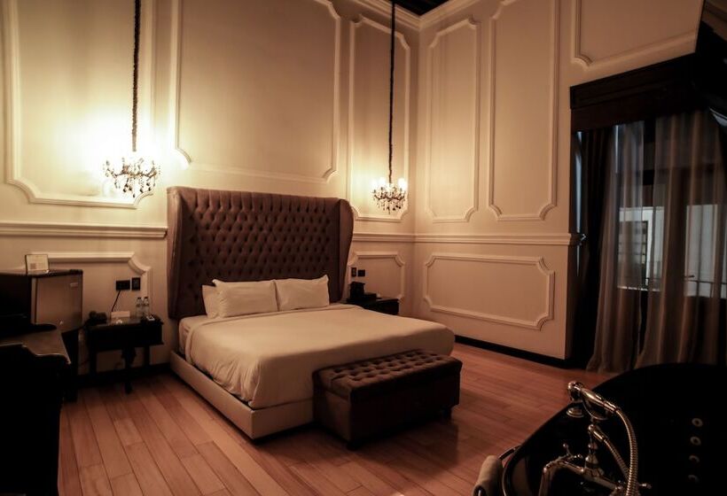 جناح مزوَّد بشرفة, Quinta Esencia