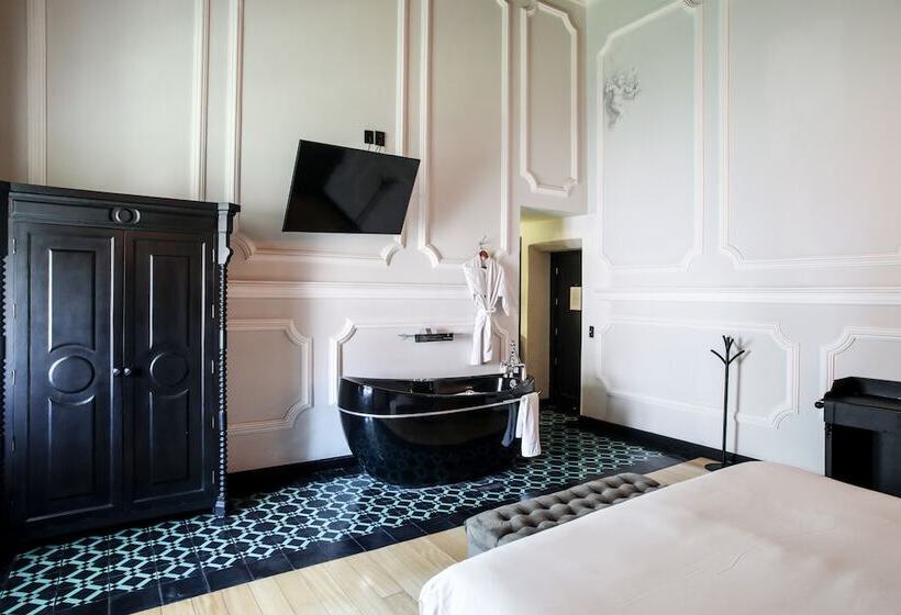 جناح مزوَّد بشرفة, Quinta Esencia