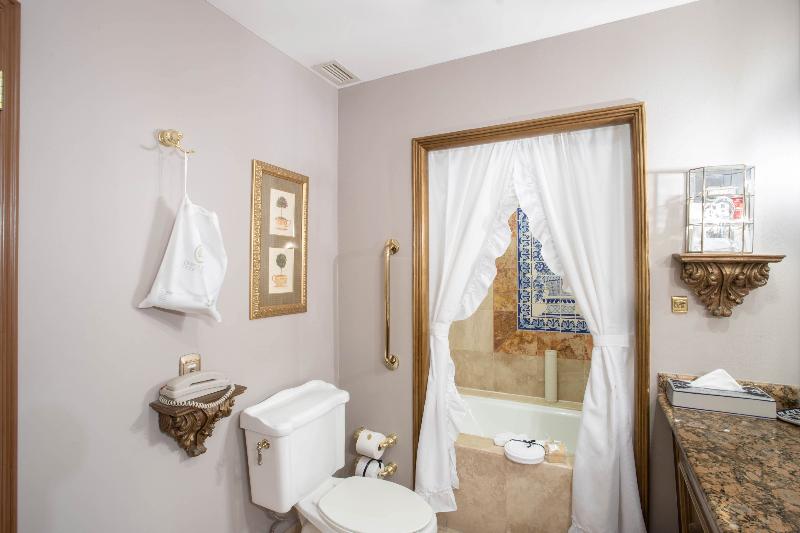 جناح, Quinta Real Saltillo