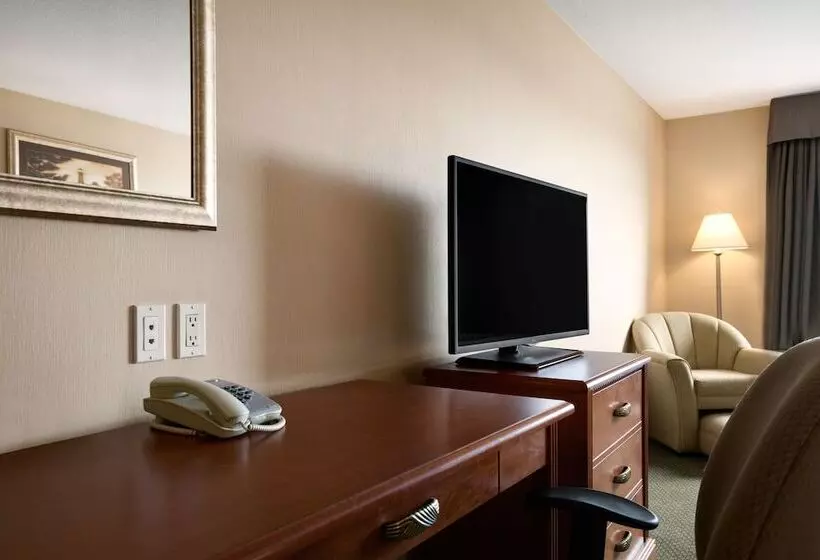 Standard-huone, Ramada By Wyndham Clairmont/grande Prairie