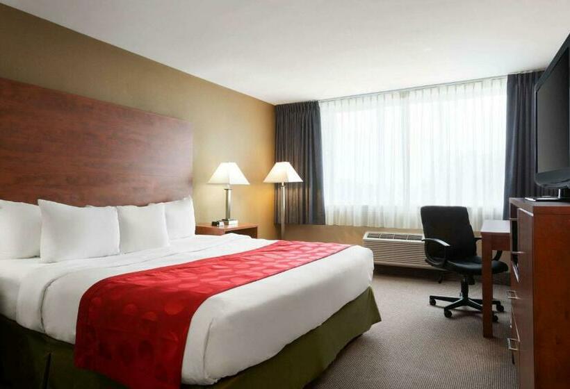 חדר סטנדרט עם מיטת קינג, Ramada Plaza By Wyndham Montreal