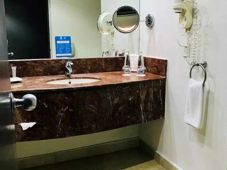سوییت جونیور, Real Inn San Luis Potosí